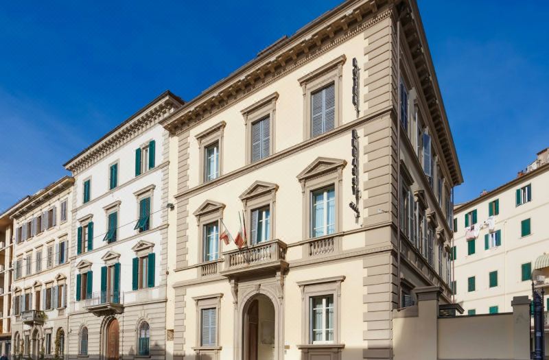 Hotel Embassy