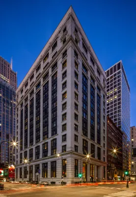 Canopy โดย Hilton Chicago Central Loop - ที่มีบาร์