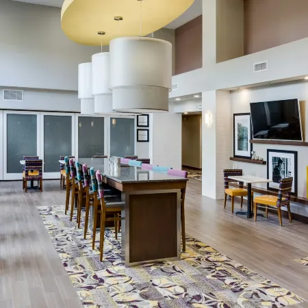 Hampton Inn & Suites Knoxville Papermill Drive