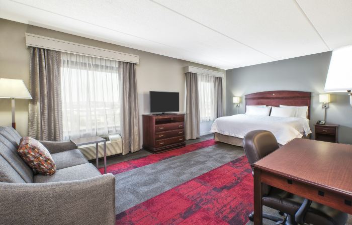Hampton Inn & Suites Madison West