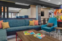Tru by Hilton Janesville - 3-Star