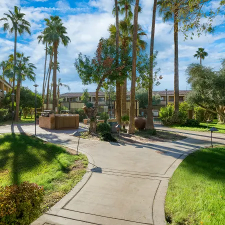 La Fuente Inn & Suites