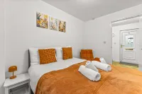 Sleek 2BR Whitefield Parking 5m to Metrolink - 3-Star
