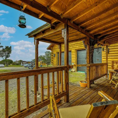 Quiet Eagar Retreat Near Lakes, Hiking & Hunting!