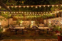 Hibiscus Heritage - A Lake View Hotel in Udaipur - Pensions