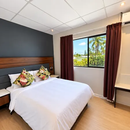 Smugglers Cove Beach Resort & Hotel