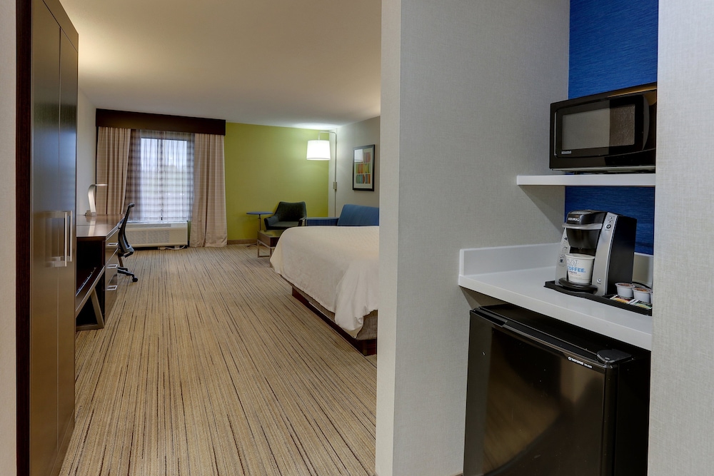 Holiday Inn Express & Suites Troy, an Ihg Hotel