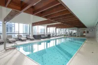 Sandman Signature Edmonton Downtown Hotel - piscina