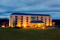 Pittsburgh Airport Inn and Suites Hotels in Moon Township