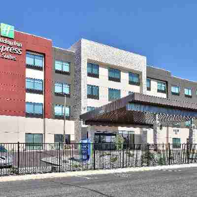 Holiday Inn Express & Suites Albuquerque East Hotel Exterior