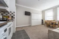 Stylish Apartment 12 Minutes by Tube from Oxford Street Free Wifi and AC