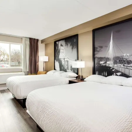 Super 8 by Wyndham Winnipeg West