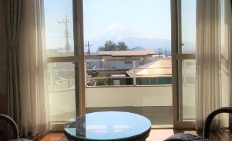 K's House Fuji View - Travelers Hostel