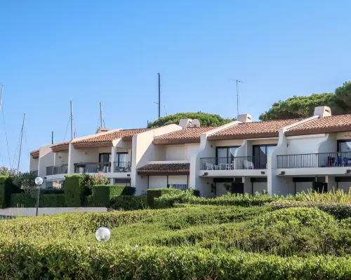Les Deux Voiles Hotels in Cogolin
