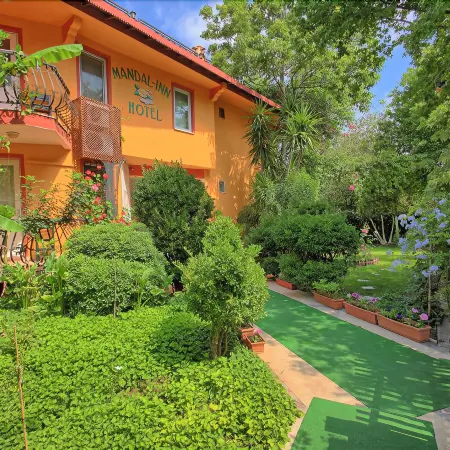 Mandalinn Hotel