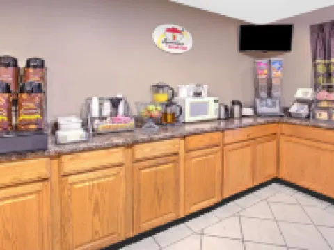 Super 8 by Wyndham Grand Rapids/Wyoming Hotels in Wyoming