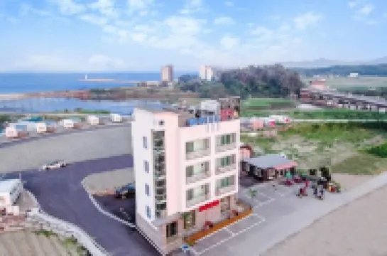 Gangneung Basecamp Pension Hotels in 