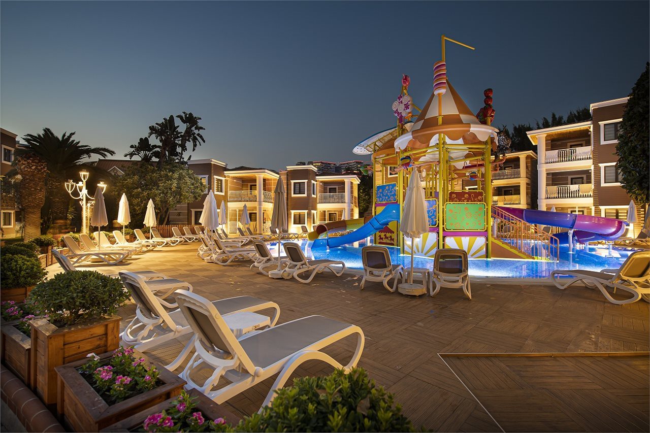 Quattro Beach Spa & Resort - All Inclusive