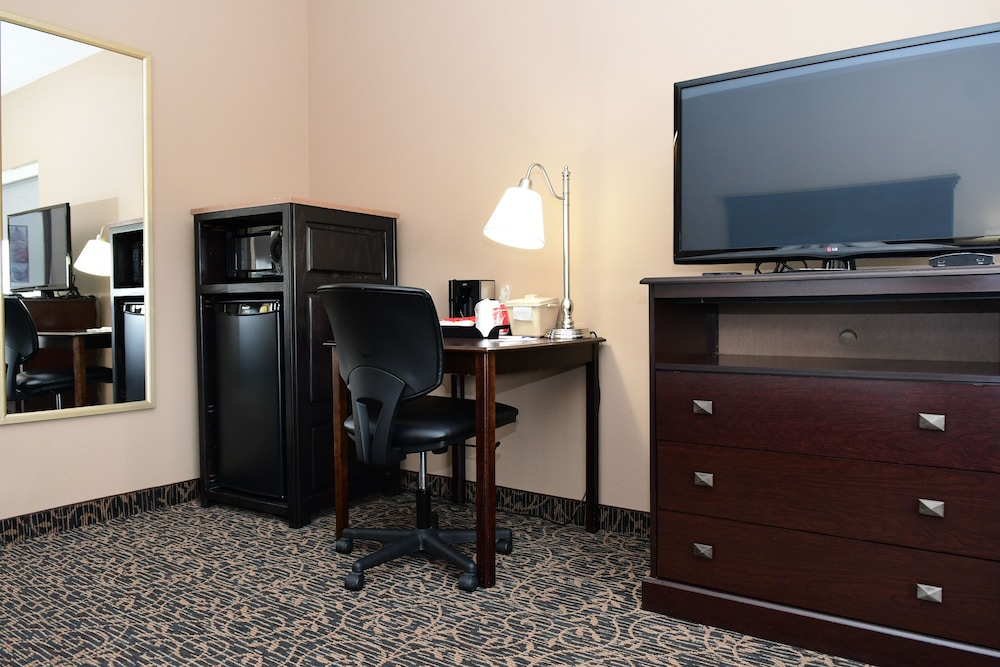 Cobblestone Inn & Suites - Denison Majestic Hills