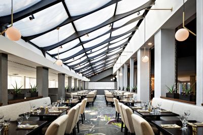 レストラン クラウン プラザ フェアフィールドの写真