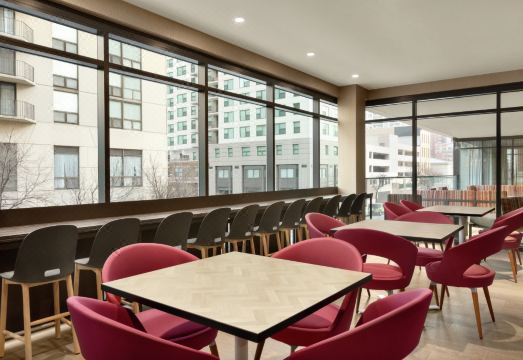 홈2 스위트 바이 힐튼 시카고 리버 노스