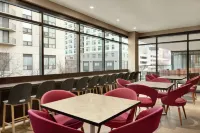 Home2 Suites by Hilton Chicago River North Hotels in Chicago