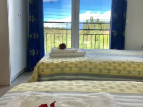 Banos Apartment with 2 Rooms and Swimming Pool Hotels in Roda