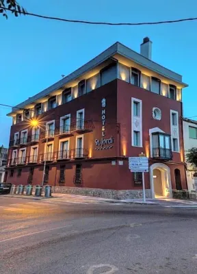 Sant Jordi Hotels near Miami Park