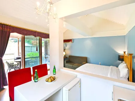 Pyeongchang Riverhill Pension (Pool Villa, Spa) Отели рядом с достопримечательностью «Korea Botanic Garden»