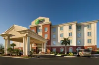 Holiday Inn Express & Suites UVALDE by IHG - Pools