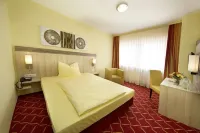 Montana Hotel Köln-Bonn Airport Hotels in der Nähe von Wahner Heide