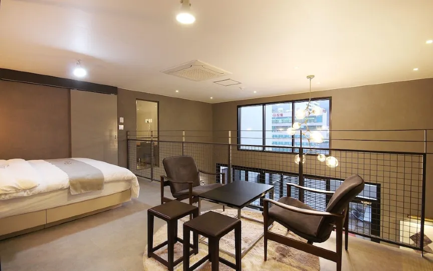 Gumi Hyeonggokdong Hotel Stay