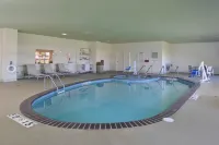 Holiday Inn Express & Suites STEVENS POINT by IHG - Pool