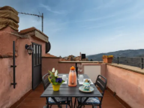 Lorenzo Hotels in Civezza