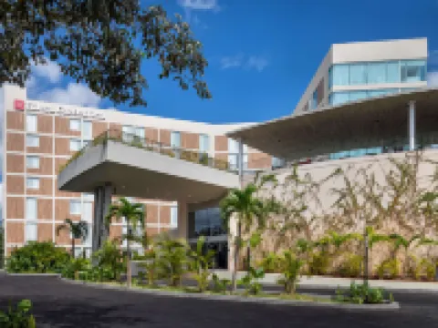 ヒルトン ガーデン イン カンクン エアポート ベニート・ファレスのホテル