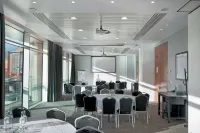 DoubleTree by Hilton Leeds City Centre - Business