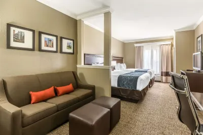 Comfort Suites Houston IAH Airport - Beltway 8 Các khách sạn ở Houston