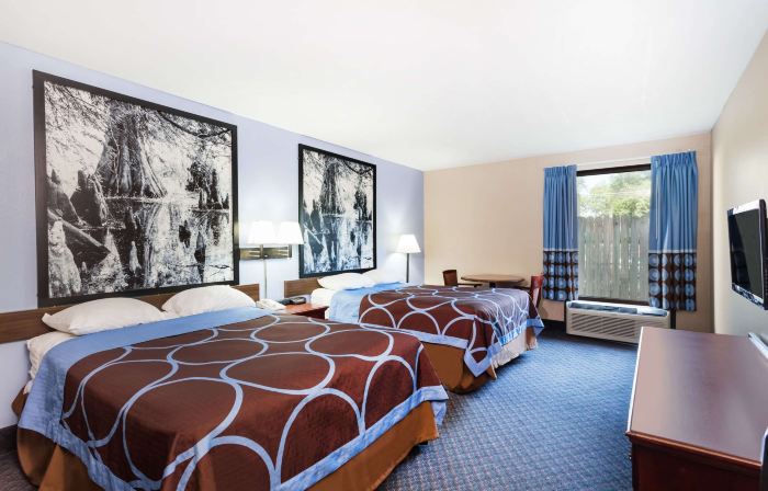 Super 8 by Wyndham Indianola