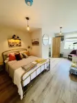 The Art Attic “a Stylish Boutique Apartment”