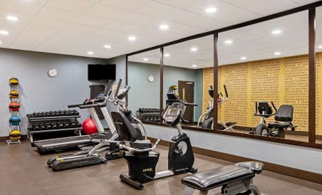La Quinta Inn & Suites by Wyndham Gillette - Housity