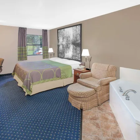 Super 8 by Wyndham Lowell/Bentonville/Rogers Area