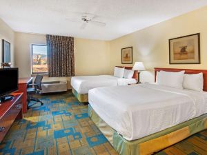 La Quinta Inn & Suites by Wyndham Albuquerque Journal Ctr NW