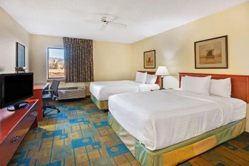 La Quinta Inn & Suites by Wyndham Albuquerque Journal Ctr NW Hotels in North Valley
