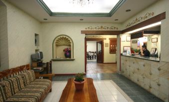 Hotel Cantera Real