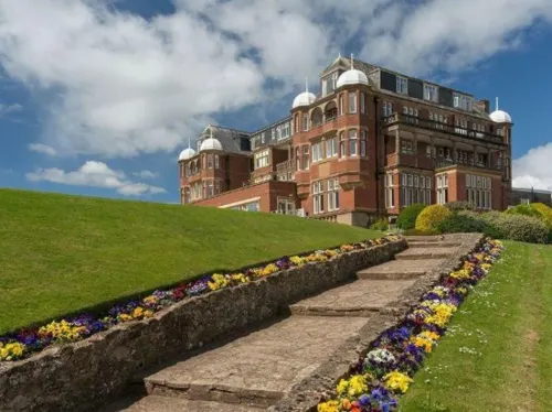 The Victoria Hotel & Source Spa