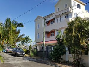 Rent Self Catering Flat 250 m to Trou Aux Biches and 500m to MonChoisy Beach