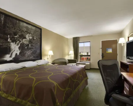 Super 8 by Wyndham Calhoun Hotels in Calhoun