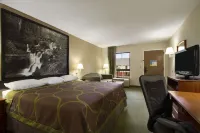 Super 8 by Wyndham Calhoun - Pet friendly
