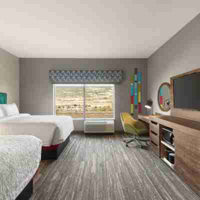Hampton Inn & Suites by Hilton Kelowna Airport BC Rooms