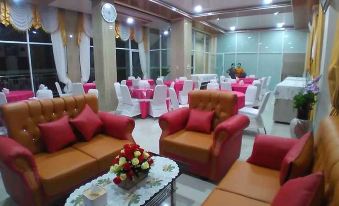 Senior Bakara Hotel